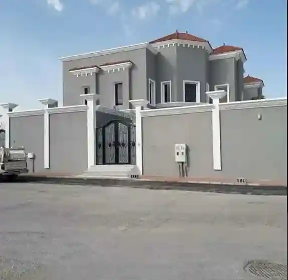 دهان حراري للواجهات بالرياض يعكس الحرارة ويوفر الطاقة