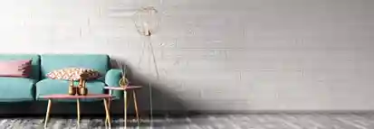 معلم ورق جدران محترف يعمل في منطقة شرق الرياض